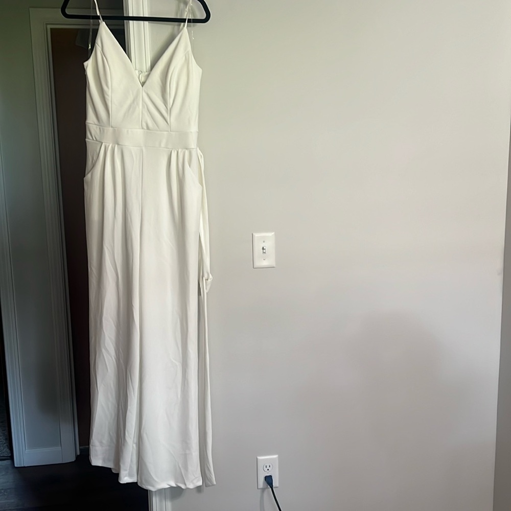 White women’s jumper with pockets size 13